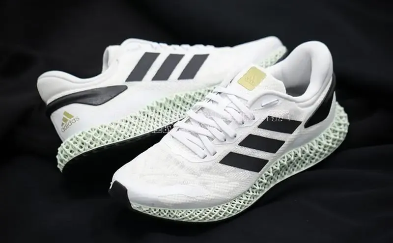 米兰app·体育登录入口百度大脑**耐克拖鞋爆款 2024 年新款：舒适
性和时尚性的完美结合**