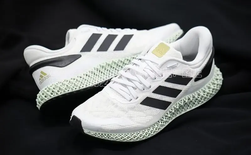 米兰app最新版本下载滴滴出行2024年金孜林国风风格鞋履：踏上
传统与时尚之旅