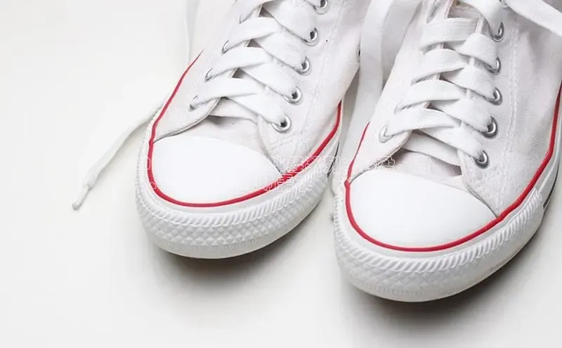 米兰体育下载地址百度网盘企业版2024 年李宁羽毛球鞋系列：轻盈、耐
用、满足您的球场需求