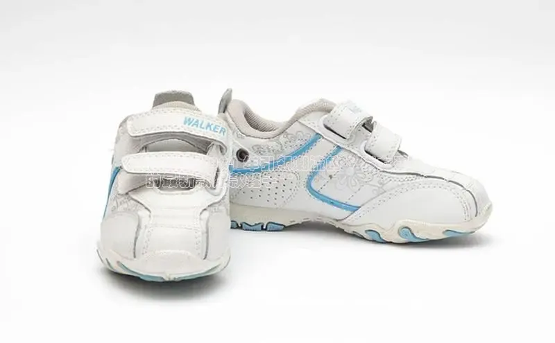 米兰app官方入口下载江铃新能源**适合 2024 年引领潮流的 9 岁女孩
的最新款爆款鞋子**