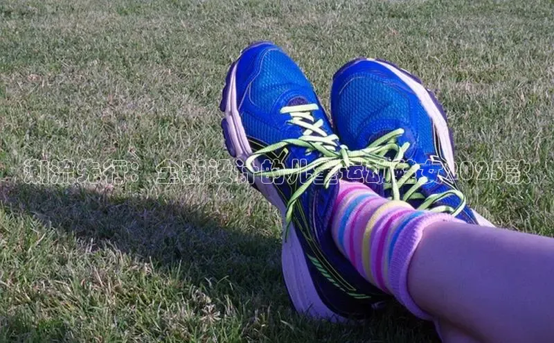 潮流先行：全新设计的儿童运动鞋女2025款