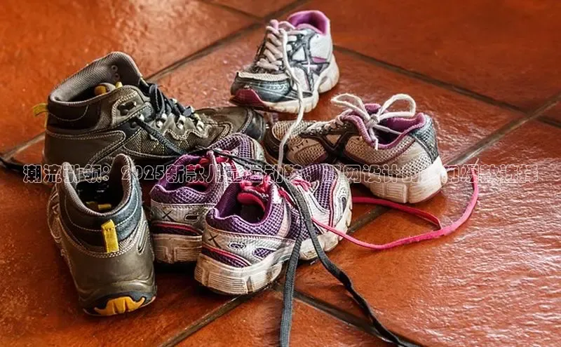 潮流引领：2025新款儿童运动鞋，双网设计的热门爆款选择